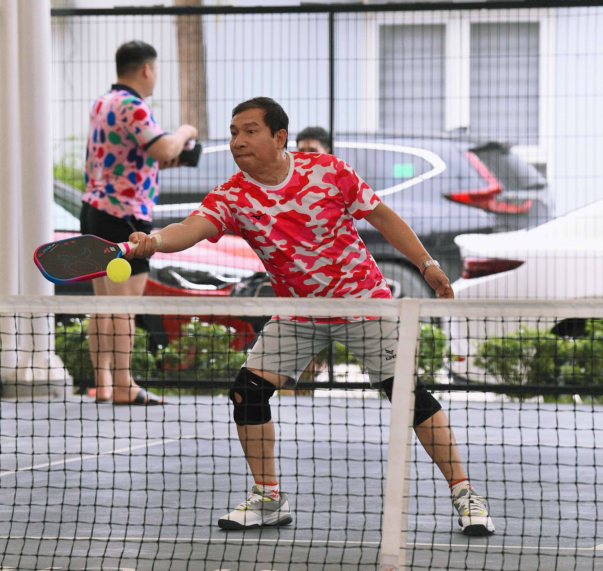 Tóm nguyên dàn anh trai Tự Long, Tuấn Hưng thi đấu pickleball nảy lửa- Ảnh 2.