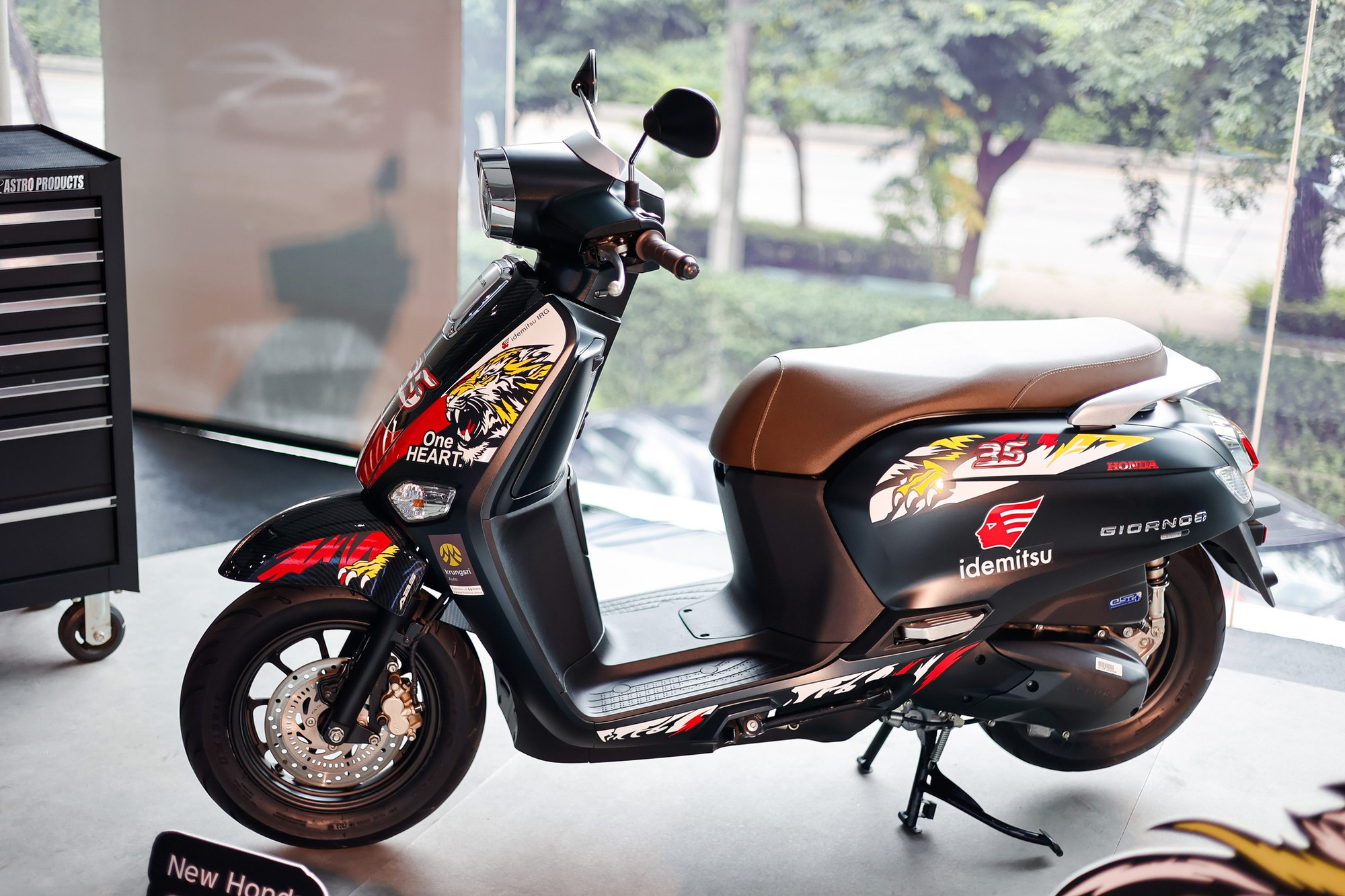 3 mẫu xe ga mới nhất của Honda về Việt Nam: Thiết kế độc lạ, có xe chỉ 'ăn' 1,7L/100km- Ảnh 6.