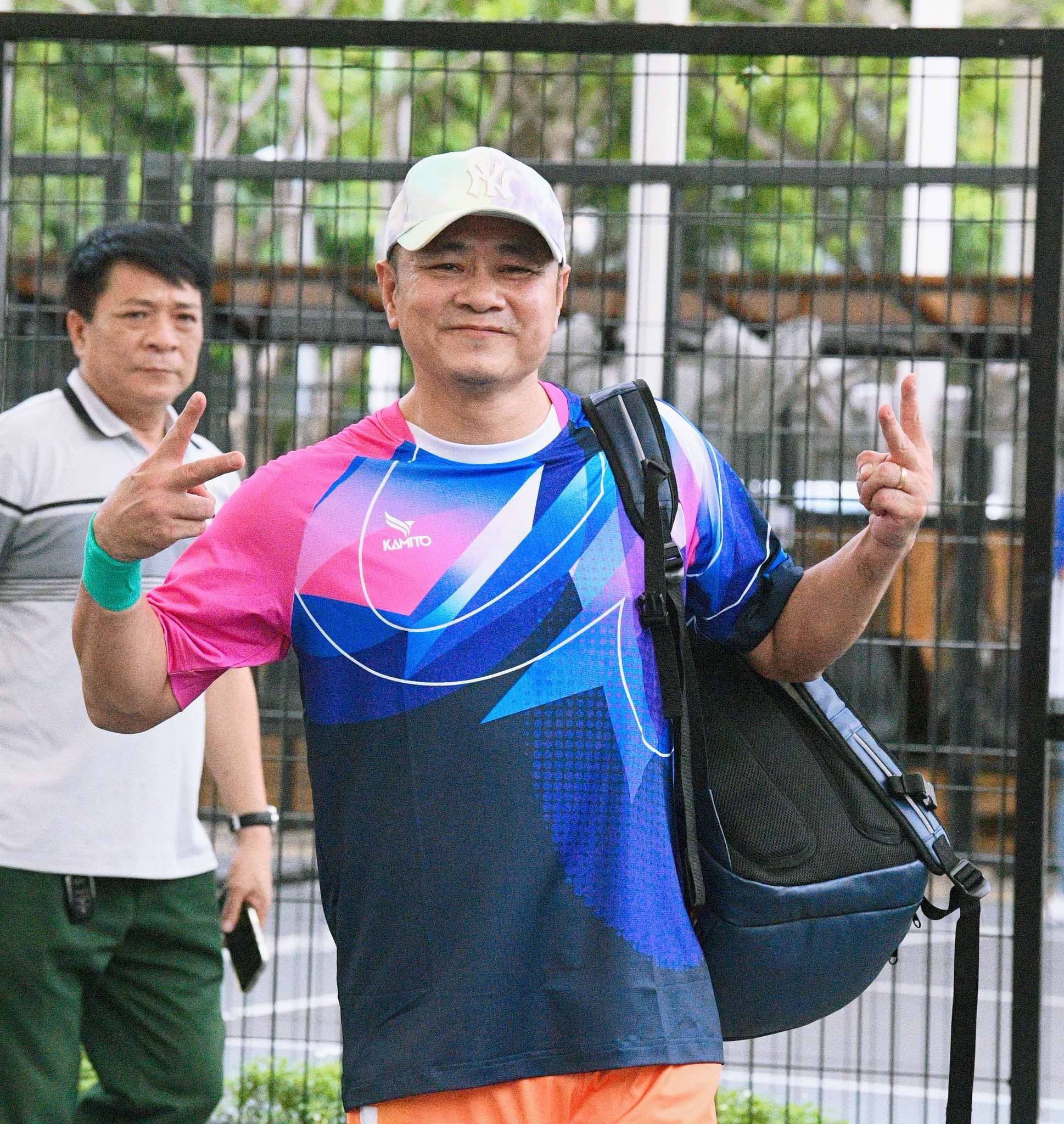 Tóm nguyên dàn anh trai Tự Long, Tuấn Hưng thi đấu pickleball nảy lửa- Ảnh 1.