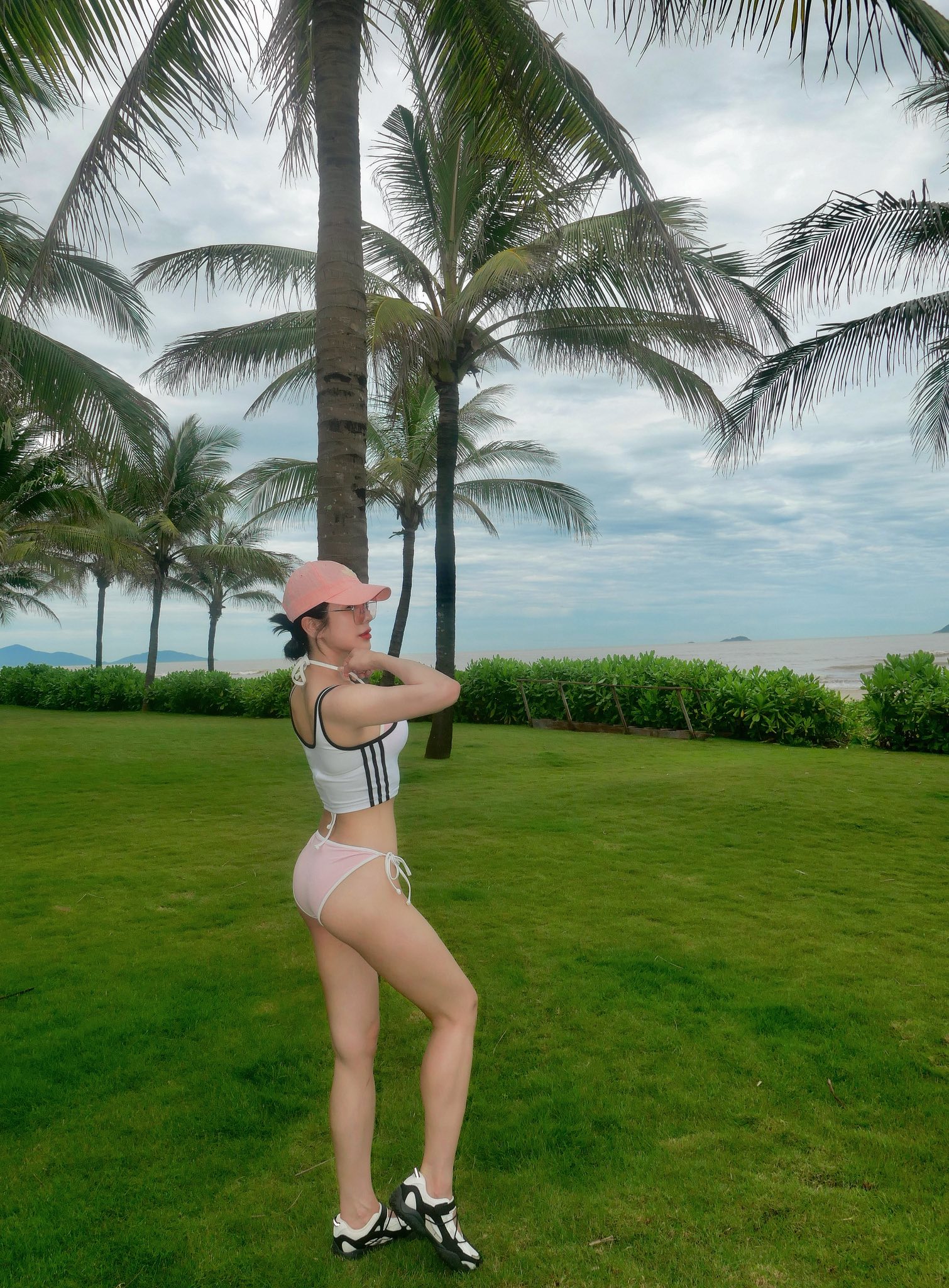 Diệp L&acirc;m Anh body n&oacute;ng bỏng, sinh đẻ 2 lần cũng như kh&ocirc;ng nhờ đều đặn tr&aacute;nh xa 3 m&oacute;n, hạn chế 1 thứ người Việt h&ocirc;m n&agrave;o cũng ăn- Ảnh 2.