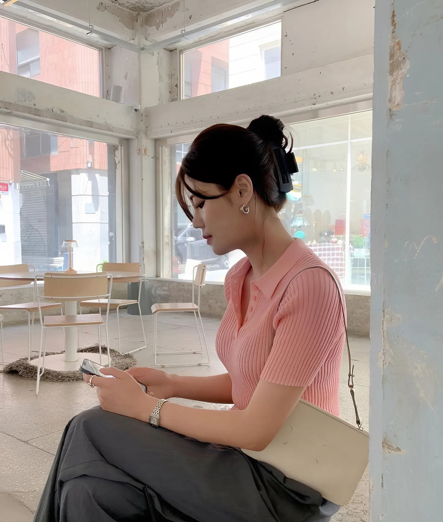 Bị công ty cho nghỉ việc, "dạt" ngay ra đảo Phú Quý sống dài ngày: Cách chi tiêu sau khi thất nghiệp mới sốc - Ảnh 2. Bị công ty cho nghỉ việc, "dạt" ngay ra đảo Phú Quý sống dài ngày: Cách chi tiêu sau khi thất nghiệp mới sốc - Ảnh 2.