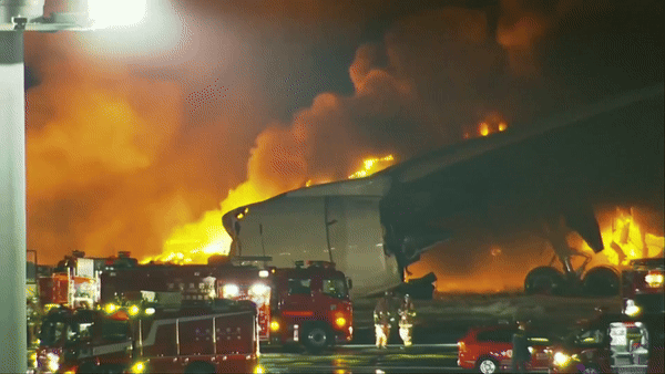 Máy bay nổ tung, 379 người cứ thế... bước ra và sống sót: Phép màu 90 giây đã xảy ra như thế nào?- Ảnh 1.