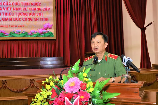 Giám đốc Công an tỉnh Hậu Giang Huỳnh Việt Hòa được thăng hàm Thiếu tướng - Ảnh 1.