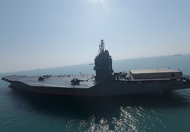 Tàu sân bay UAV độc nhất của Iran bị phá hủy trong cuộc không kích của Israel? - Ảnh 2.