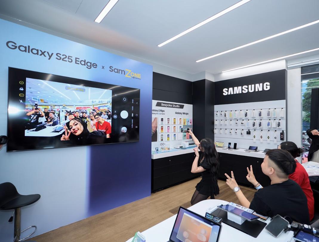 Galaxy S25 Edge đốn tim Linh Ngọc Đàm & Đồng Ánh Quỳnh tại workshop SamZone: mỏng, xịn, chụp ảnh đỉnh - Ảnh 3.