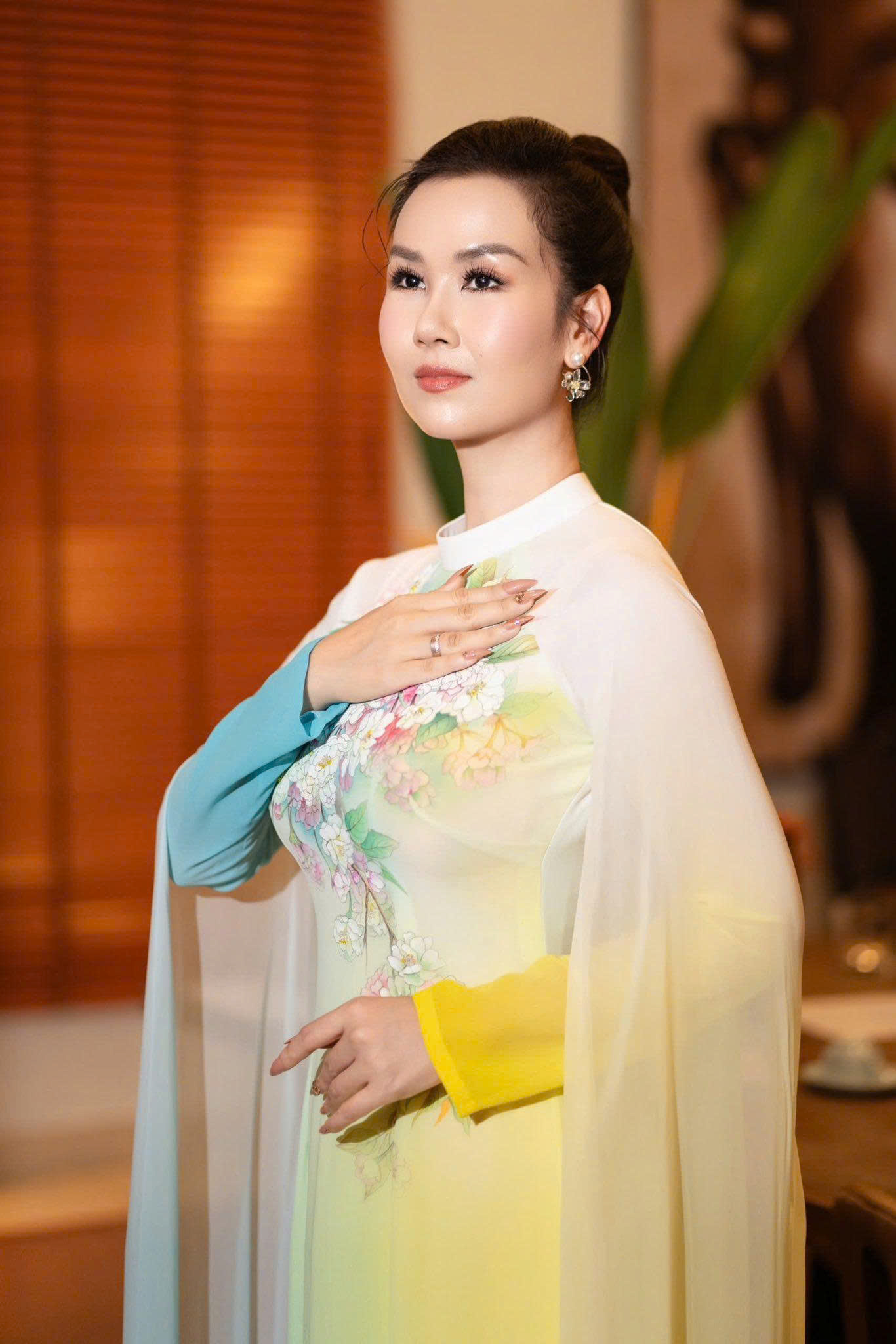 Hương Tràm hãnh diện khi được lựa chọn hát tôn vinh những người làm báo- Ảnh 4.