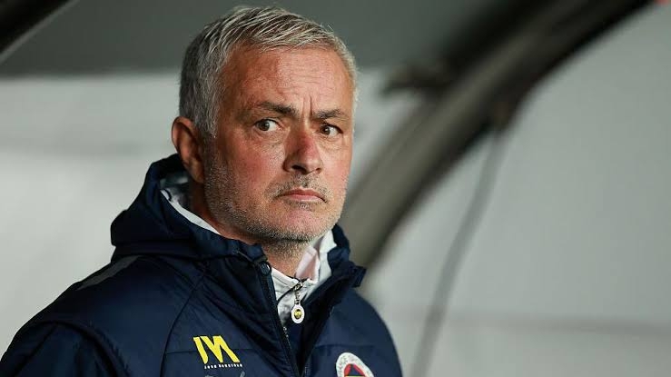 Mourinho khiến bóng đá Thổ Nhĩ Kỳ chấn động, nhiều lãnh đạo từ chức- Ảnh 2.