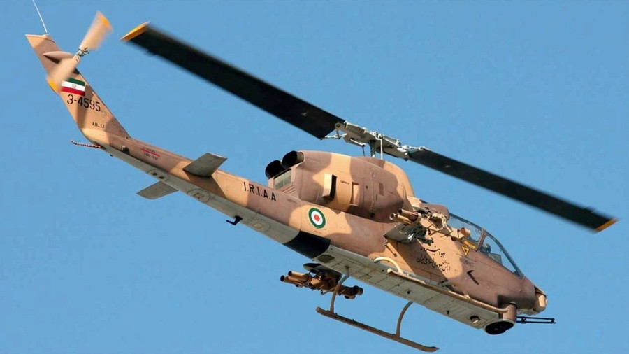 Israel tấn c&ocirc;ng căn cứ Iran , ph&aacute; hủy nhiều trực thăng AH - 1 j Cobra - Ảnh 1.
