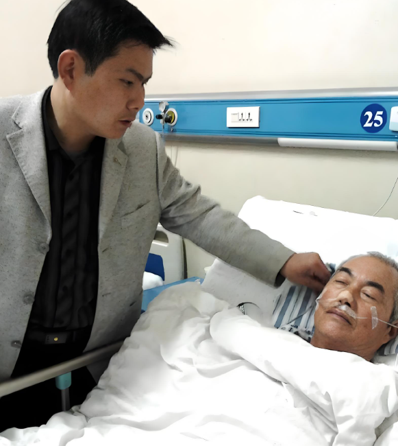Nghe tin bố bệnh, tôi về thăm sau 6 năm bặt tăm, thật không ngờ chờ đón tôi lại là những xót xa căm giận chưa nguôi- Ảnh 1.