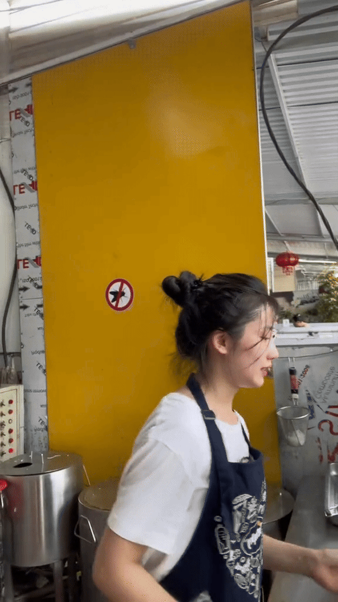 Đi 20km đến gặp hot girl b&aacute;n phở Tuy&ecirc;n Quang: Lộ nhan sắc kh&ocirc;ng app, rộ tin đ&atilde; c&oacute; chồng- Ảnh 4.