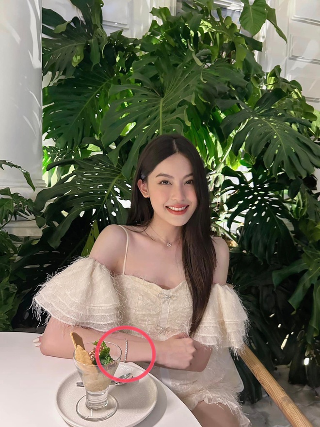 Yêu đương kiểu HIEUTHUHAI: Đây mới thực sự là "Trình"!- Ảnh 7. Yêu đương kiểu HIEUTHUHAI: Đây mới thực sự là "Trình"!- Ảnh 7.