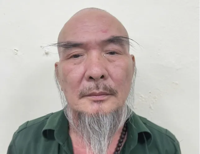 Ngày mai xét xử nhóm tự xưng thương binh gây rối tại cổng bệnh viện Hà Nội - Ảnh 1.