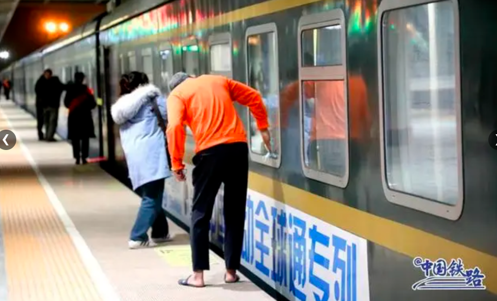 Chuyến tàu chạy hơn 4000km qua 15 thành phố, đi mất gần 2 ngày: Du khách nhận xét "Không bao giờ quên" - Ảnh 6.
