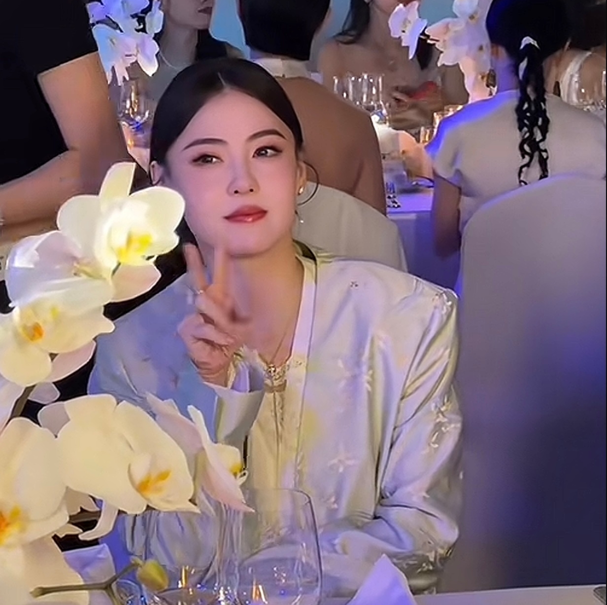 Kh&ocirc;ng thể tin nổi đ&acirc;y l&agrave; Trương B&aacute; Chi, quốc bảo nhan sắc sao lại thế n&agrave;y?- Ảnh 8.