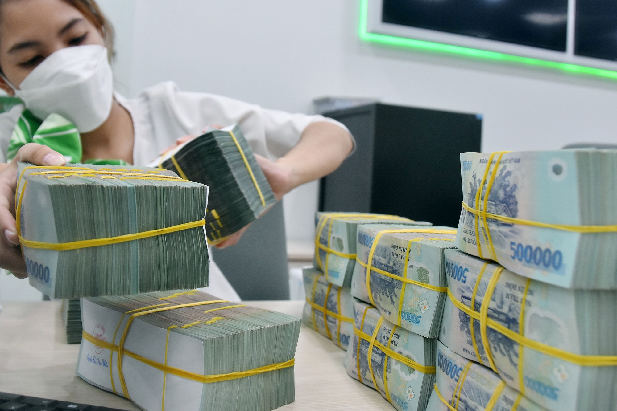 Nợ xấu ngân hàng kỳ vọng giảm mạnh sau khi luật hoá Nghị quyết 42 - Ảnh 1.