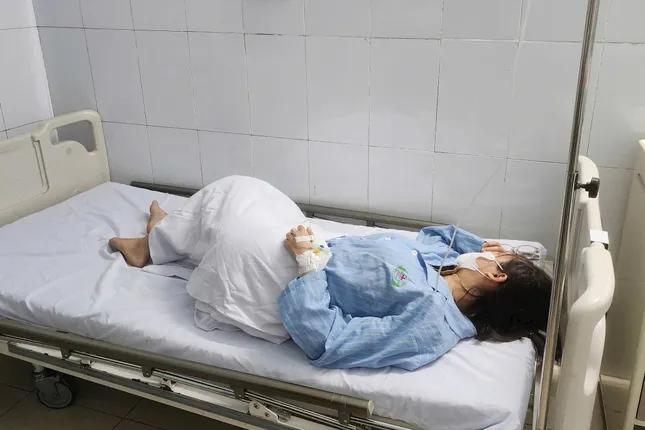 Người đàn ông hành hung nhân viên y tế tại bệnh viện Hữu nghị Đa khoa Nghệ An - Ảnh 2.