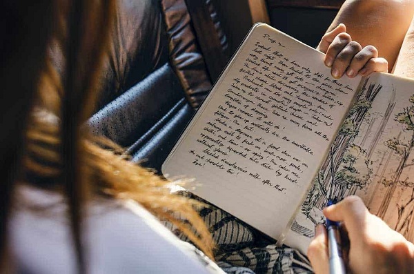 Bố tái hôn chỉ sau 1 năm mẹ mất, tôi ghét mẹ kế vô cùng cho đến khi đọc được những dòng ấy, cả thế giới trong tôi sụp đổ- Ảnh 1.