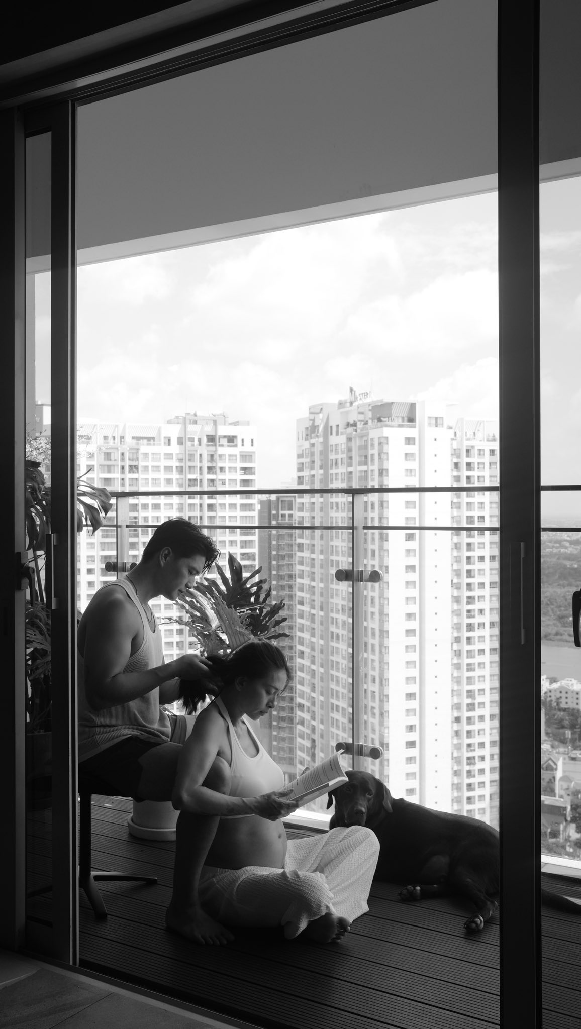 Tình hình nữ diễn viên nổi tiếng cả nước mang bầu lần đầu ở tuổi U50: Cơ thể đau nhức, tóc rụng- Ảnh 3.