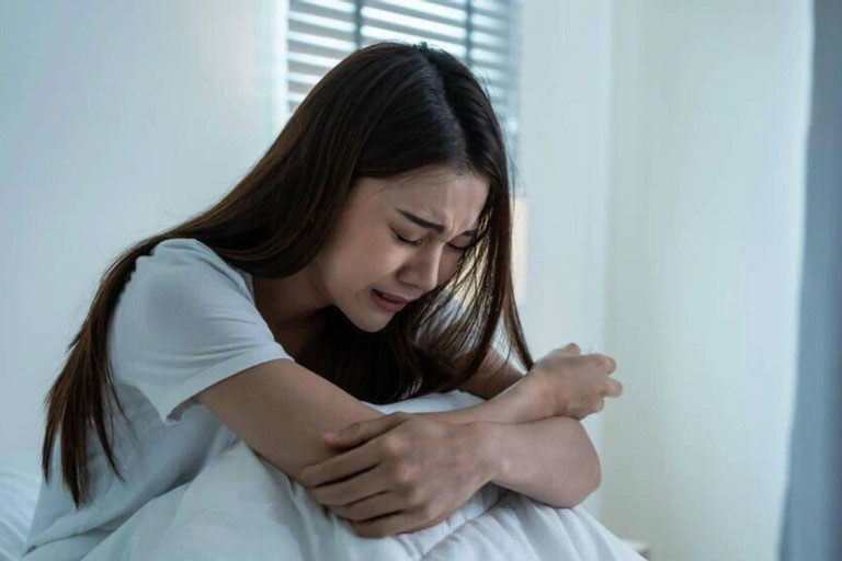 Tôi bán đôi bông tai cưới để mua vàng và phát hiện ra một bí mật được chôn giấu suốt 10 năm- Ảnh 1.