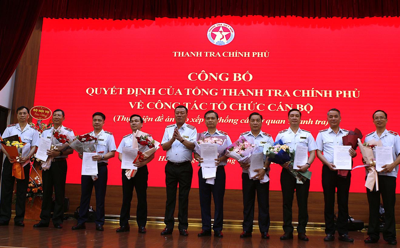 Công bố quyết định công tác cán bộ lớn nhất lịch sử ngành Thanh tra - Ảnh 1. Công bố quyết định công tác cán bộ lớn nhất lịch sử ngành Thanh tra - Ảnh 1.