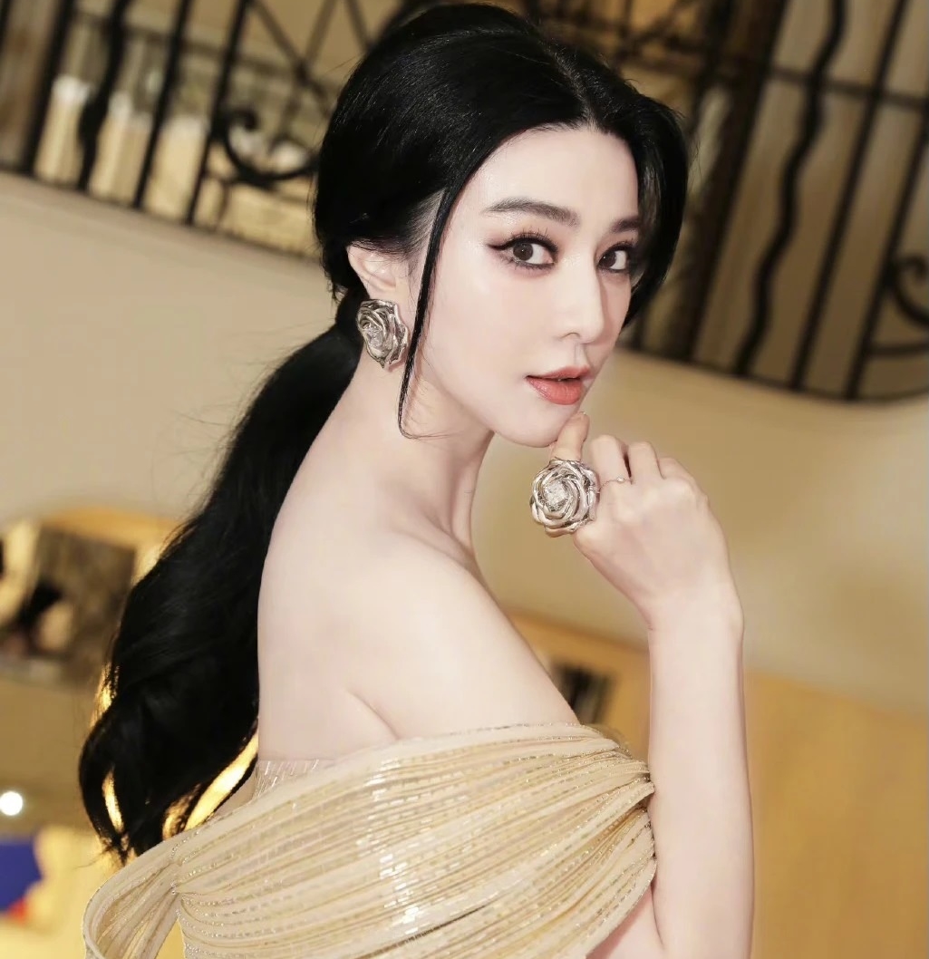 Mỹ nh&acirc;n cứ đ&oacute;ng phim với ai l&agrave; người đ&oacute; bị &ldquo;phong s&aacute;t&rdquo;, nhan sắc kinh diễm nhưng đen đủi kh&ocirc;ng ai bằng- Ảnh 4.