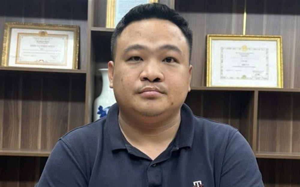 Giám đốc Hoàng Quốc Hùng kiểm soát độc quyền đường dây “chạy nhanh” phiếu lý lịch tư pháp? - Ảnh 2.