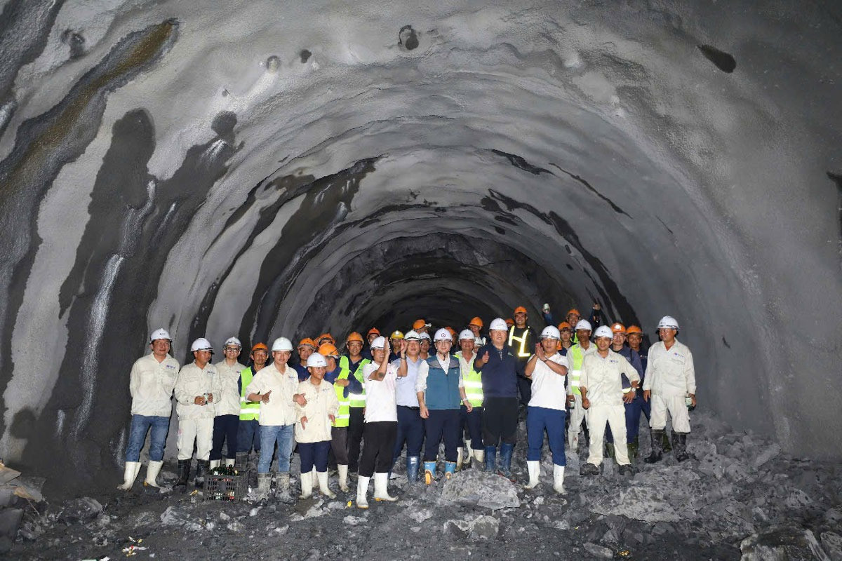 Hầm đường sắt 'made by Vietnam' đầu tiên sau 100 năm: Xóa sổ 'tọa độ tử thần' trên cung đường Bắc - Nam - Ảnh 2.