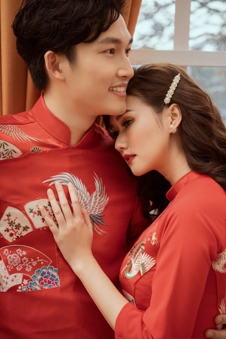 Hồ sơ tình ái của Đình Tú: Từng yêu mẹ đơn thân 5 năm, vướng "phim giả tình thật" với loạt mỹ nhân VTV - Ảnh 4. Hồ sơ tình ái của Đình Tú: Từng yêu mẹ đơn thân 5 năm, vướng "phim giả tình thật" với loạt mỹ nhân VTV - Ảnh 4.