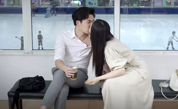 Hồ sơ tình ái của Đình Tú: Từng yêu mẹ đơn thân 5 năm, vướng "phim giả tình thật" với loạt mỹ nhân VTV - Ảnh 11. Hồ sơ tình ái của Đình Tú: Từng yêu mẹ đơn thân 5 năm, vướng "phim giả tình thật" với loạt mỹ nhân VTV - Ảnh 11.