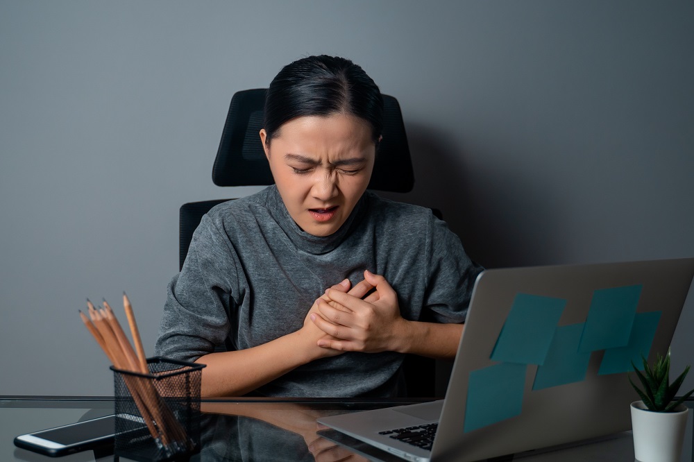 Dấu hiệu ĐỘT QUỴ kéo dài suốt 2 năm, cô gái 25 tuổi tưởng bị cận thị, nhận trái đắng: Liệt nửa người, không thể tự vệ sinh cá nhân… - Ảnh 1.