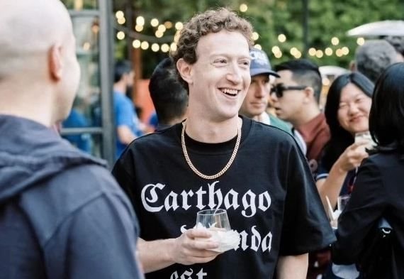 Tuổi Trung Niên Khủng Hoảng Của Mark Zuckerberg Và Sự Lột Xác Đầy Bất Ngờ - Ảnh 2. Tuổi Trung Niên Khủng Hoảng Của Mark Zuckerberg Và Sự Lột Xác Đầy Bất Ngờ - Ảnh 2.