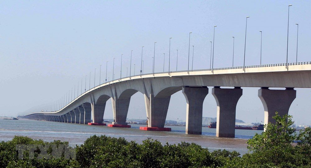 Chỉ sau cơn bão, đốt dầm cầu dài ASEAN hỏng dù có công nghệ ngoại, Việt Nam tự sửa rồi thành công lớn - Ảnh 1.