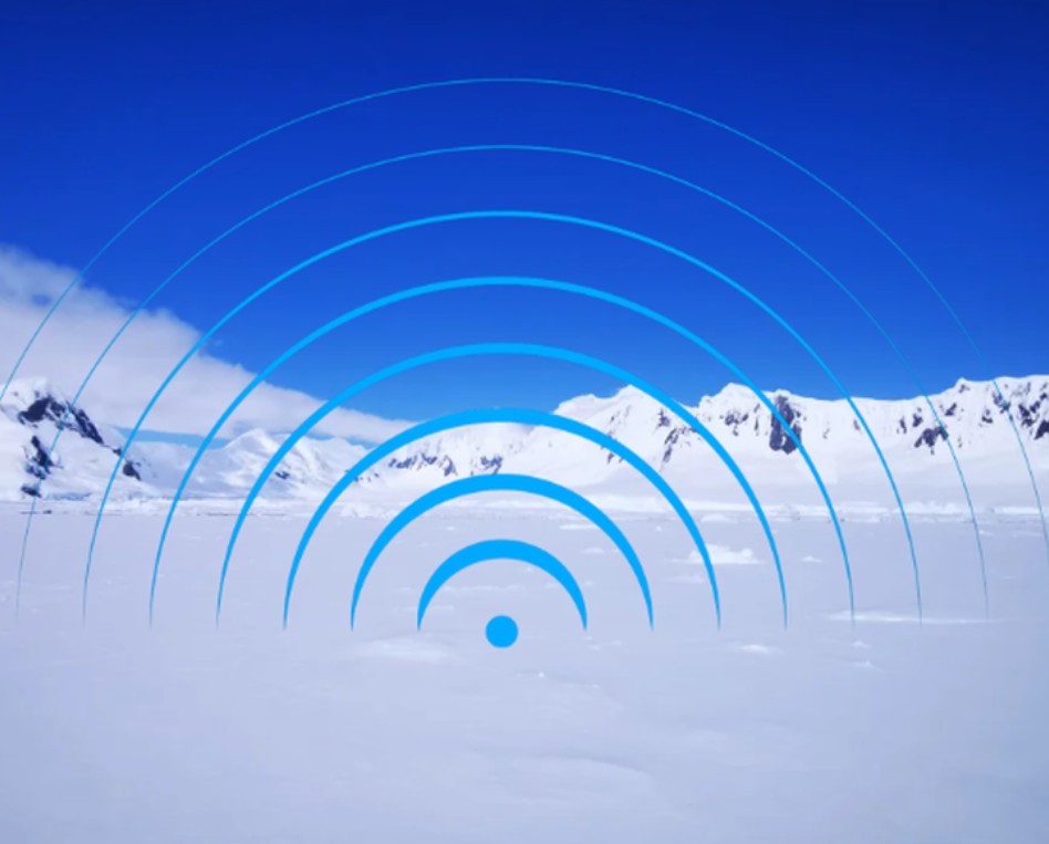 Nasa phát hiện 2 tín hiệu vô tuyến bí ẩn phát ra từ lớp băng sâu hàng ngàn km ở Nam Cực- Ảnh 1.