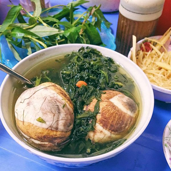 Thứ cây tưởng chỉ để ăn lại là "bùa hộ mệnh" trước cửa, ông bà xưa khuyên nhà nào cũng nên trồng - Ảnh 2.