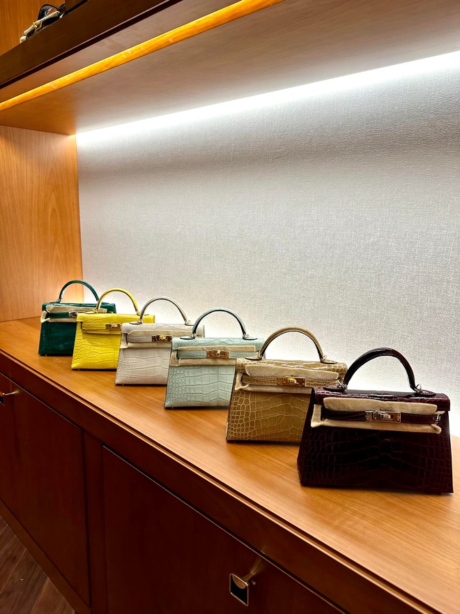 Cún Bông - hot mom 7 con nổi tiếng, sở hữu BST túi hiệu khủng, đang được tìm kiếm trên MXH- Ảnh 8. Cún Bông - hot mom 7 con nổi tiếng, sở hữu BST túi hiệu khủng, đang được tìm kiếm trên MXH- Ảnh 8.