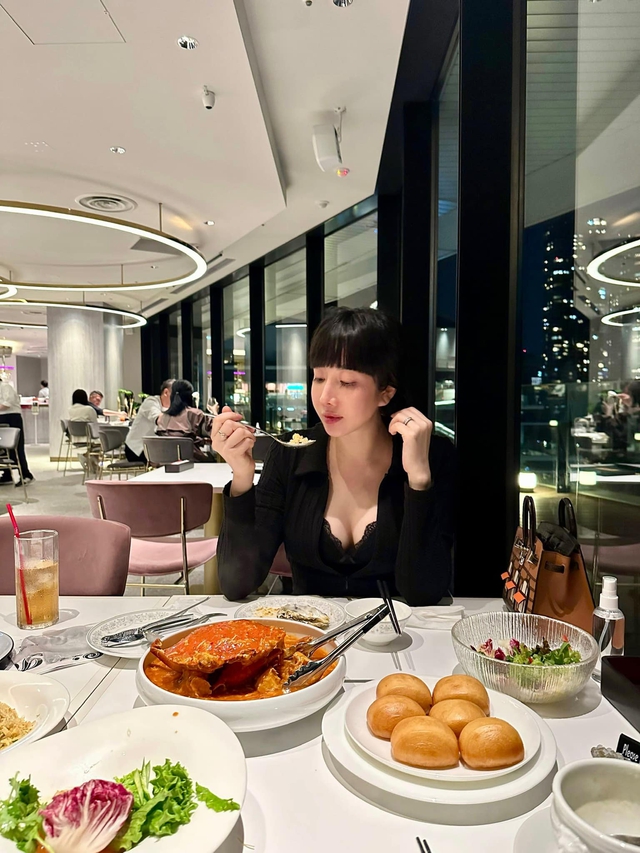 Cún Bông - hot mom 7 con nổi tiếng, sở hữu BST túi hiệu khủng, đang được tìm kiếm trên MXH- Ảnh 5. Cún Bông - hot mom 7 con nổi tiếng, sở hữu BST túi hiệu khủng, đang được tìm kiếm trên MXH- Ảnh 5.