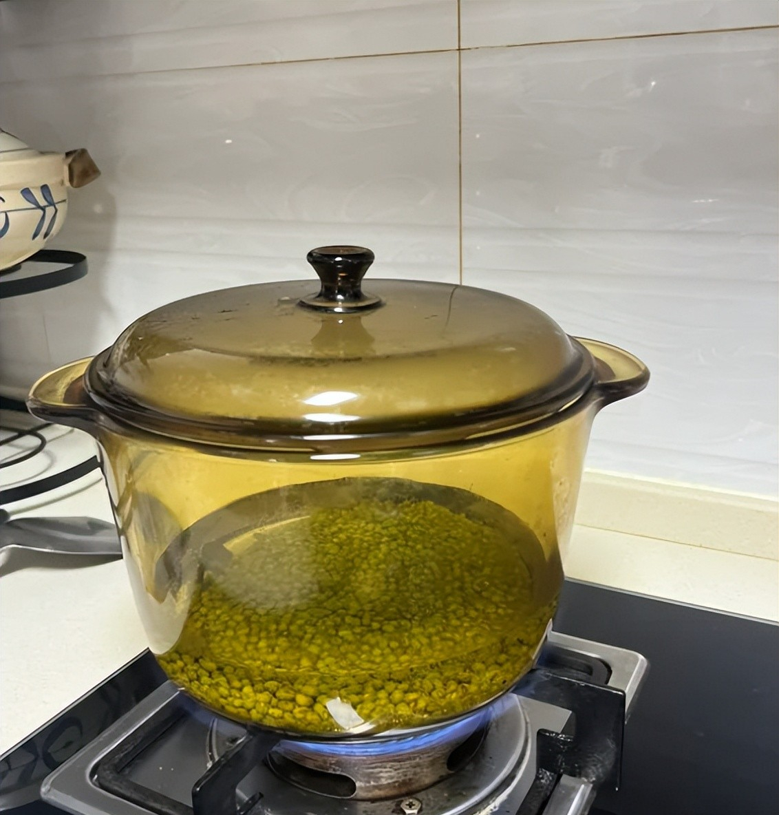 4 loại đồ nấu nướng có hại, tôi sợ hãi nhận ra nhà mình có đủ - Ảnh 6.