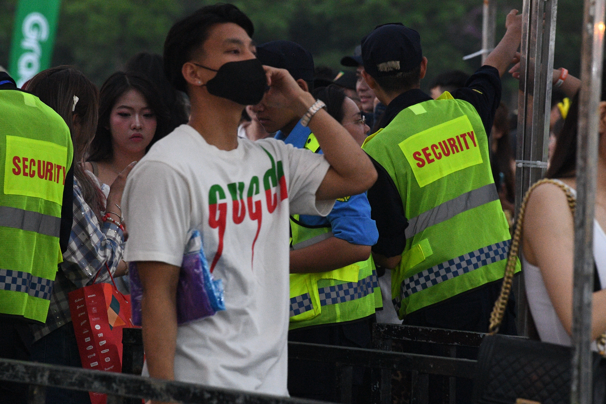 Văn Thanh hộ tống bạn gái gia thế “trâm anh thế phiệt” đi xem G-Dragon, không nhận ra nàng WAG siêu sexy qua cam thường- Ảnh 8. Văn Thanh hộ tống bạn gái gia thế “trâm anh thế phiệt” đi xem G-Dragon, không nhận ra nàng WAG siêu sexy qua cam thường- Ảnh 8.