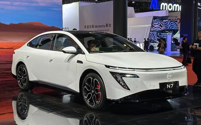 Nissan N7 vừa về Việt Nam 'cháy hàng' tại thị trường sát vách: Chốt trung bình 400 xe/ngày, giá quy đổi chỉ từ hơn 430 triệu đồng - Ảnh 2.