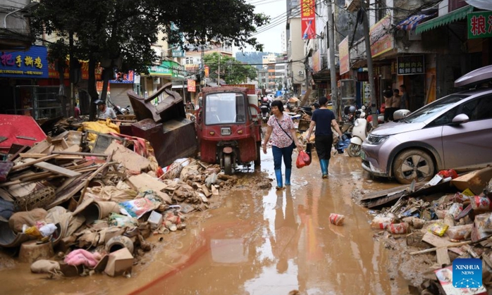 Trung Quốc k&iacute;ch hoạt ứng ph&oacute; khẩn cấp lũ lụt - Ảnh 1.