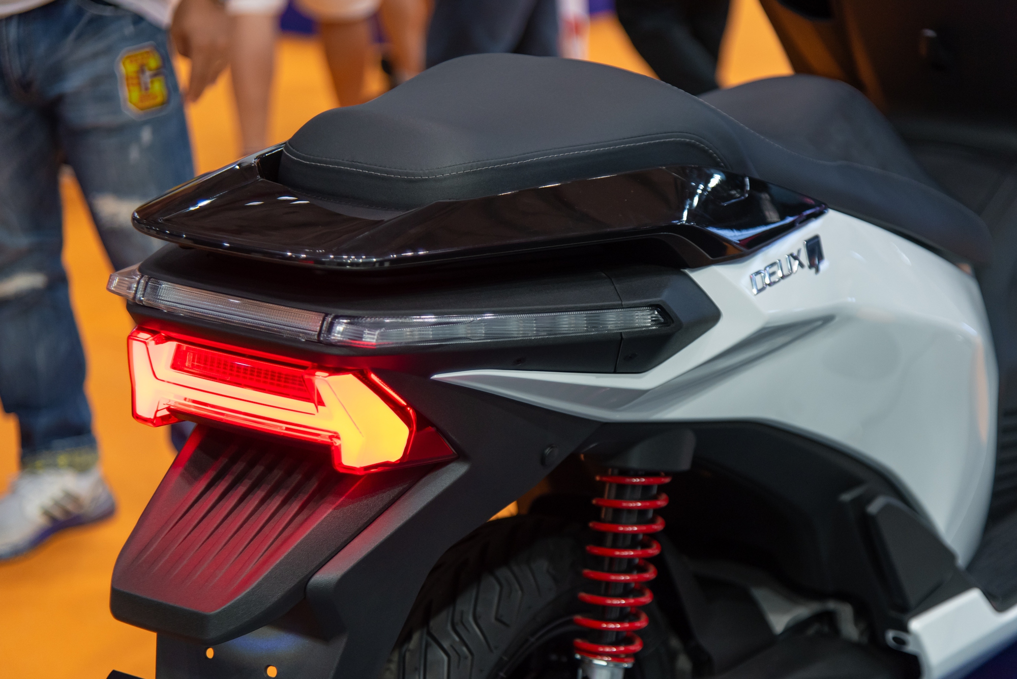 E3 Mobility Deux7 - Xe máy điện Hàn Quốc mới lạ về Việt Nam: Giá dự kiến 100 triệu đồng, nhỏ hơn SH, chạy 120km/sạc - Ảnh 5.