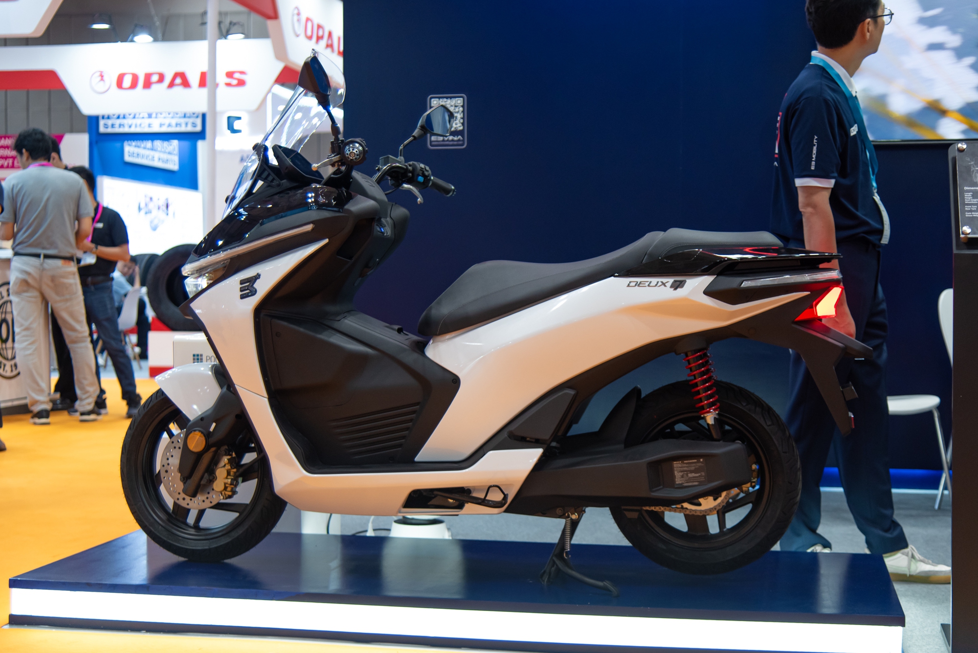 E3 Mobility Deux7 - Xe máy điện Hàn Quốc mới lạ về Việt Nam: Giá dự kiến 100 triệu đồng, nhỏ hơn SH, chạy 120km/sạc - Ảnh 2.