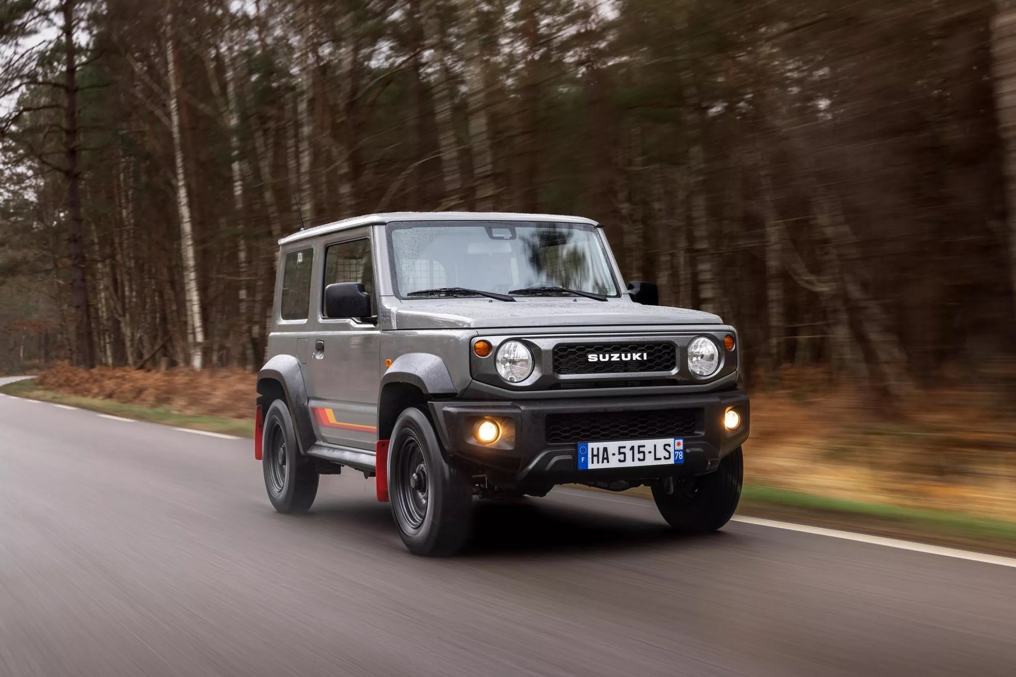 Suzuki Jimny có bản đặc biệt trước khi rời một thị trường: Độ nhẹ nhưng chất, khách Việt có thể tham khảo để làm mới xe mình - Ảnh 8.