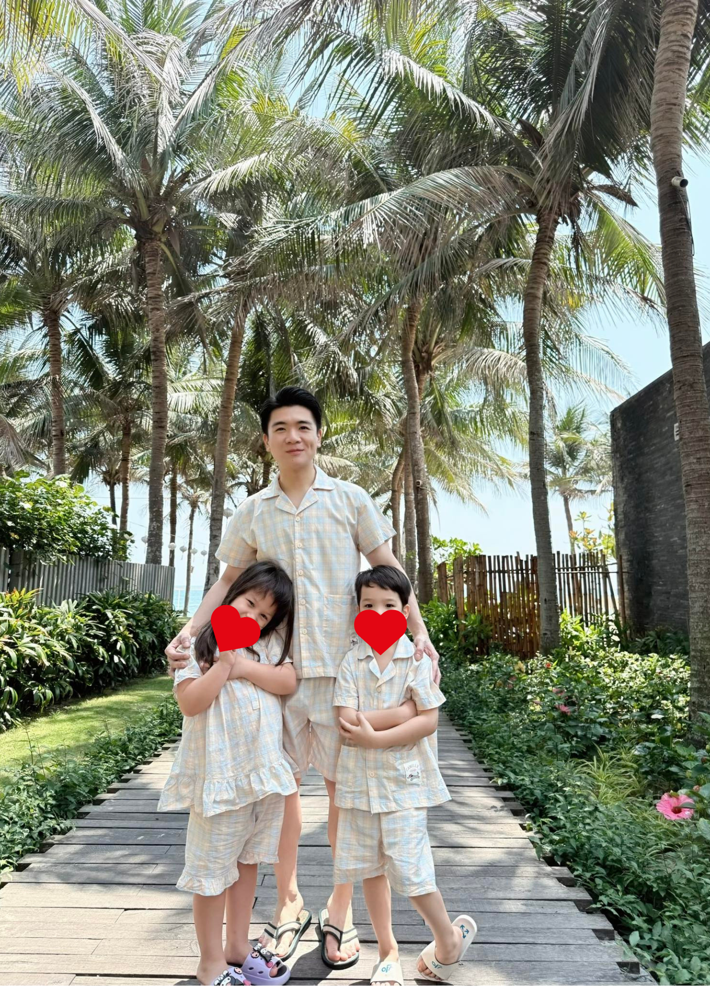 1 tuần bay 3 nước, "bố đơn thân nghìn tỷ" nhà bầu Hiển bóc trần cuộc sống hào môn, thời gian nào chăm 3 con? - Ảnh 5. 1 tuần bay 3 nước, "bố đơn thân nghìn tỷ" nhà bầu Hiển bóc trần cuộc sống hào môn, thời gian nào chăm 3 con? - Ảnh 5.