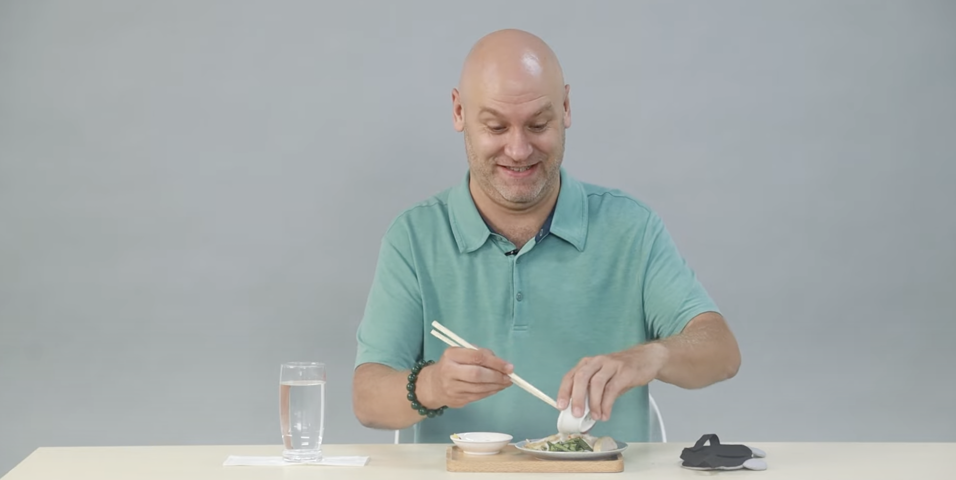 Khách Hàn ăn sạch 2 bát cháo Việt Nam rồi thốt lên 1 câu khiến ai cũng bất ngờ - Ảnh 6.