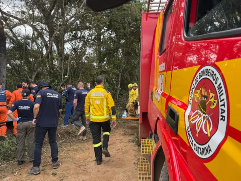 Khoảnh khắc khinh khí cầu bốc cháy ở Brazil: 21 Người trên khoang , 8 người thiệt mạng - Ảnh 1.