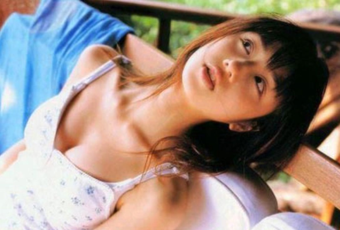 Ai Iijima: Nữ hoàng phim cấp 3 và hành trình vượt qua bi kịch cuộc đời - Ảnh 1.