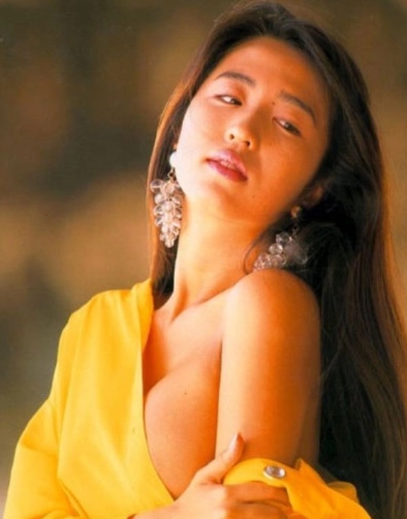 Ai Iijima: Nữ hoàng phim cấp 3 và hành trình vượt qua bi kịch cuộc đời - Ảnh 2.