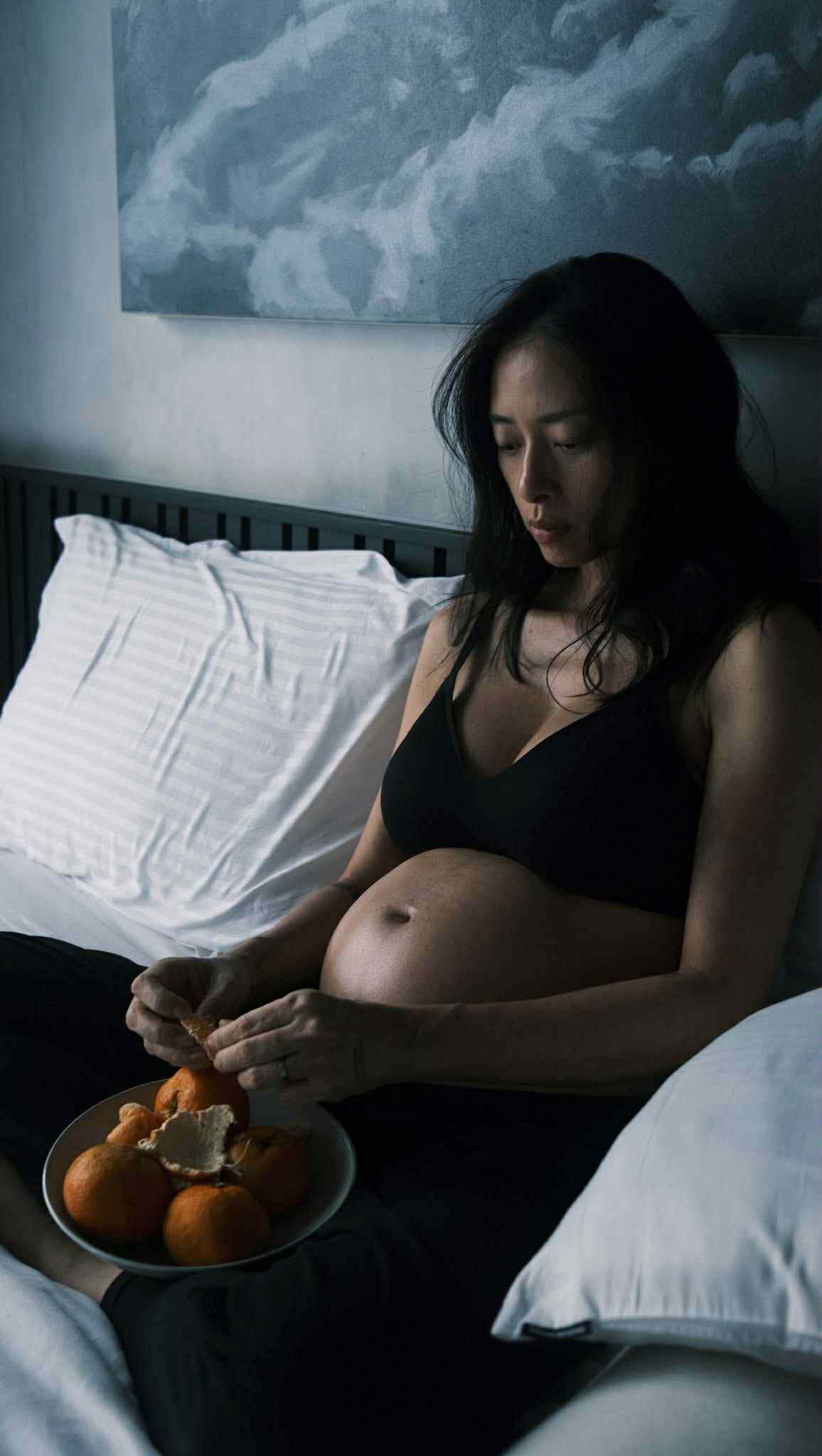 Ngô Thanh Vân gặp khó khăn những tuần cuối thai kỳ: Đau nhức, khó thở - Ảnh 2. Ngô Thanh Vân gặp khó khăn những tuần cuối thai kỳ: Đau nhức, khó thở - Ảnh 2.