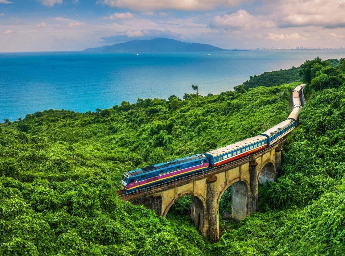 Vingroup khởi công dự án 45.000 tỷ nơi địa thế "tựa sơn hướng hải", ngay chân đèo đẹp nhất Việt Nam - Ảnh 1. Vingroup khởi công dự án 45.000 tỷ nơi địa thế "tựa sơn hướng hải", ngay chân đèo đẹp nhất Việt Nam - Ảnh 1.